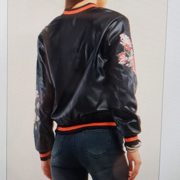 (SOLD OUT) Leather Bomber Jacket - Picture 2 of 3